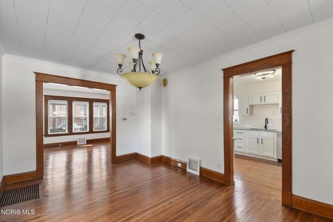 Tiny photo for 833 Kingston Avenue, Toledo, OH 43605 (MLS # 10004565)