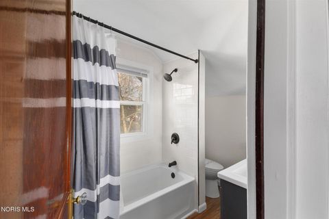 Tiny photo for 833 Kingston Avenue, Toledo, OH 43605 (MLS # 10004565)