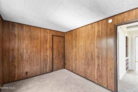 Tiny photo for 833 Kingston Avenue, Toledo, OH 43605 (MLS # 10004565)