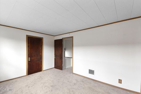 Tiny photo for 833 Kingston Avenue, Toledo, OH 43605 (MLS # 10004565)