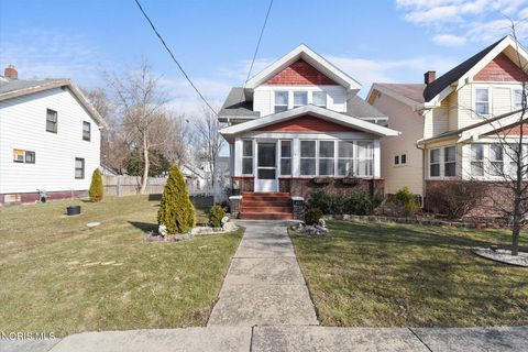 Photo of 833 Kingston Avenue, Toledo, OH 43605 (MLS # 10004565)