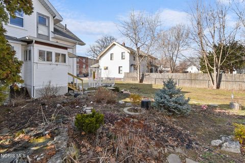 Tiny photo for 833 Kingston Avenue, Toledo, OH 43605 (MLS # 10004565)
