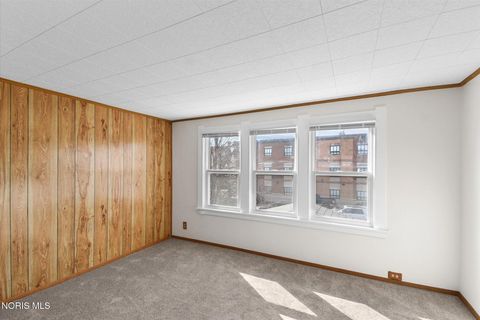 Tiny photo for 833 Kingston Avenue, Toledo, OH 43605 (MLS # 10004565)