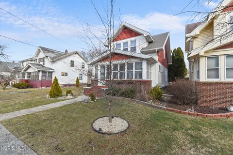 Tiny photo for 833 Kingston Avenue, Toledo, OH 43605 (MLS # 10004565)