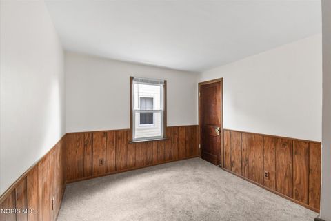 Tiny photo for 833 Kingston Avenue, Toledo, OH 43605 (MLS # 10004565)