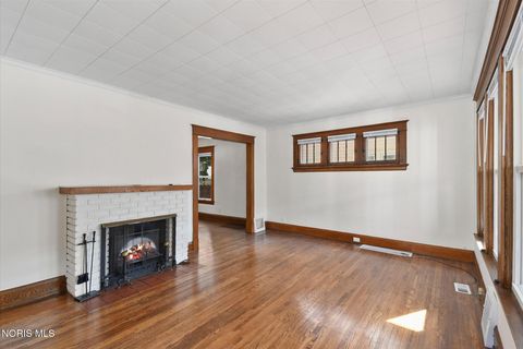 Tiny photo for 833 Kingston Avenue, Toledo, OH 43605 (MLS # 10004565)