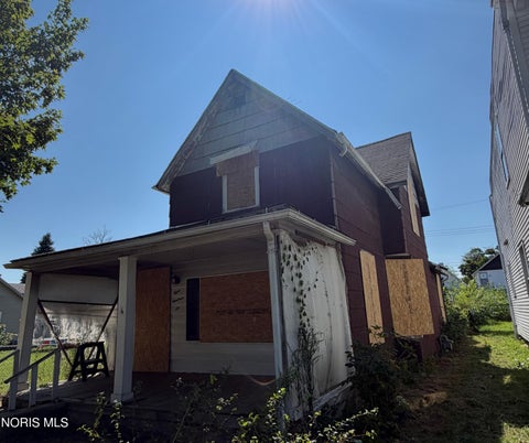 Tiny photo for 806 Lorain Street, Toledo, OH 43609 (MLS # 10011632)