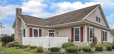 Photo of 6036 Quarry's Edge Lane, Sylvania, OH 43560 (MLS # 10005861)