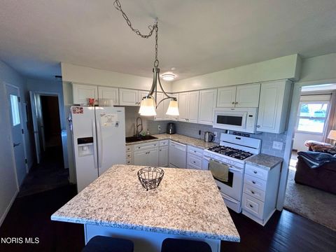 Tiny photo for 410 Overlook Drive, Waterville, OH 43566 (MLS # 10005344)