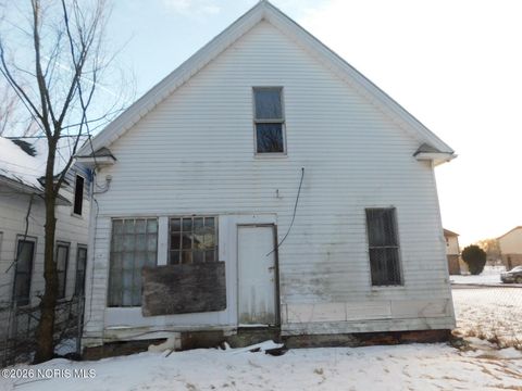 Tiny photo for 924 Pinewood Avenue, Toledo, OH 43607 (MLS # 10006838)