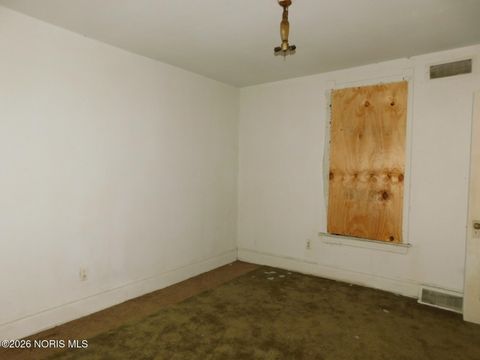 Tiny photo for 924 Pinewood Avenue, Toledo, OH 43607 (MLS # 10006838)