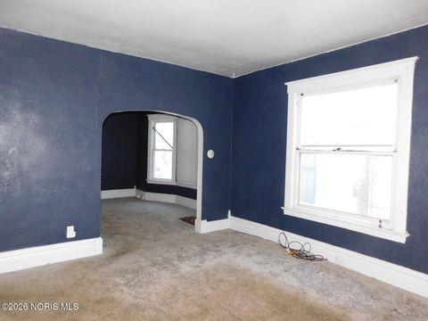 Tiny photo for 924 Pinewood Avenue, Toledo, OH 43607 (MLS # 10006838)