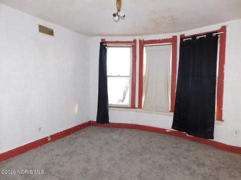 Tiny photo for 924 Pinewood Avenue, Toledo, OH 43607 (MLS # 10006838)