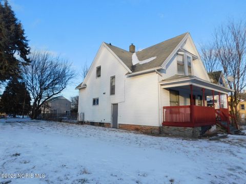 Tiny photo for 924 Pinewood Avenue, Toledo, OH 43607 (MLS # 10006838)
