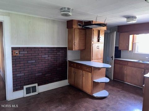 Tiny photo for 125 N Park Drive, McComb, OH 45858 (MLS # 10006383)