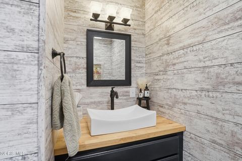 Tiny photo for 848 State Route 109, Napoleon, OH 43545 (MLS # 10005452)