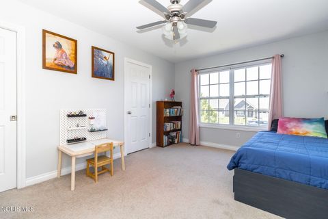 Tiny photo for 4703 Lakeside Drive, Maumee, OH 43537 (MLS # 10007472)