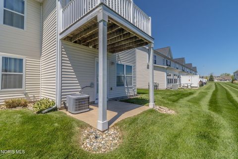 Tiny photo for 4703 Lakeside Drive, Maumee, OH 43537 (MLS # 10007472)