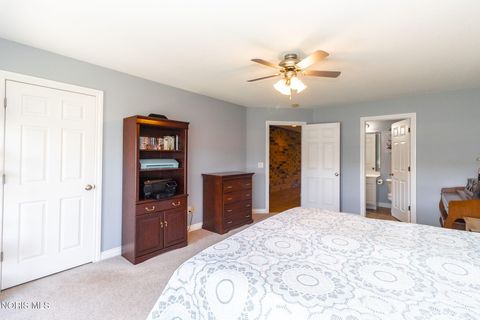 Tiny photo for 4703 Lakeside Drive, Maumee, OH 43537 (MLS # 10007472)