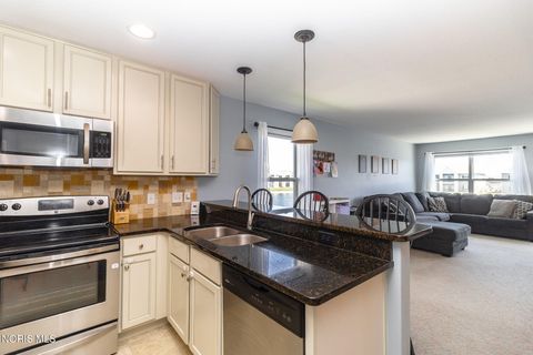 Tiny photo for 4703 Lakeside Drive, Maumee, OH 43537 (MLS # 10007472)