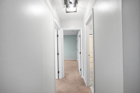 Tiny photo for 7 Knollwood Drive, Perrysburg, OH 43551 (MLS # 10000131)