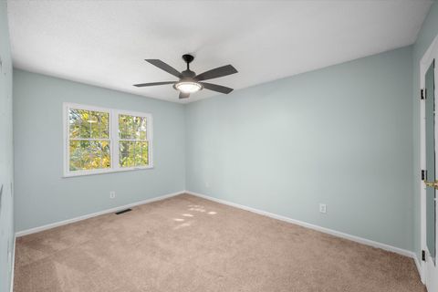 Tiny photo for 7 Knollwood Drive, Perrysburg, OH 43551 (MLS # 10000131)