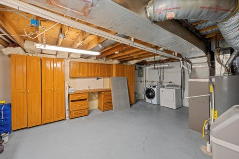 Tiny photo for 7 Knollwood Drive, Perrysburg, OH 43551 (MLS # 10000131)