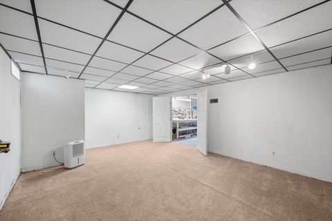 Tiny photo for 7 Knollwood Drive, Perrysburg, OH 43551 (MLS # 10000131)