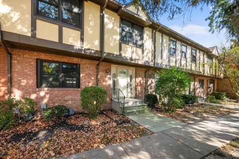 Photo of 7 Knollwood Drive, Perrysburg, OH 43551 (MLS # 10000131)