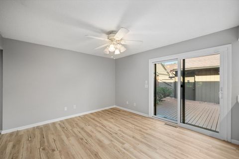 Tiny photo for 7 Knollwood Drive, Perrysburg, OH 43551 (MLS # 10000131)