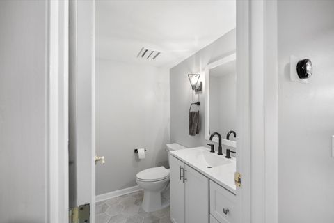 Tiny photo for 7 Knollwood Drive, Perrysburg, OH 43551 (MLS # 10000131)