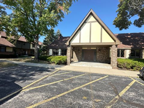 Tiny photo for 7 Knollwood Drive, Perrysburg, OH 43551 (MLS # 10000131)