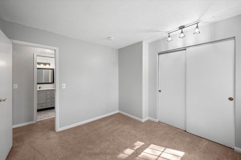 Tiny photo for 7 Knollwood Drive, Perrysburg, OH 43551 (MLS # 10000131)