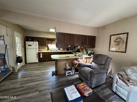 Tiny photo for 1737 9 Road, Edgerton, OH 43517 (MLS # 10010803)
