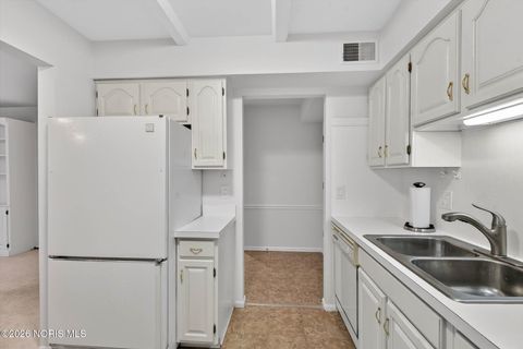 Tiny photo for 5679 Monroe Street #803, Sylvania, OH 43560 (MLS # 10003221)