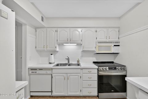 Tiny photo for 5679 Monroe Street #803, Sylvania, OH 43560 (MLS # 10003221)