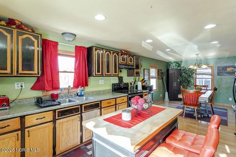 Tiny photo for 2719 Northvale Drive, Oregon, OH 43616 (MLS # 10003380)