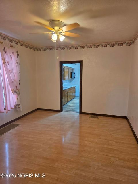 Tiny photo for 545 Milton Street, Toledo, OH 43605 (MLS # 10002358)