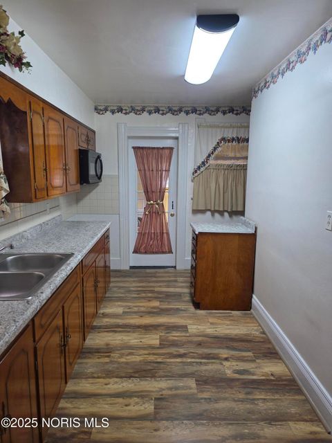 Tiny photo for 545 Milton Street, Toledo, OH 43605 (MLS # 10002358)