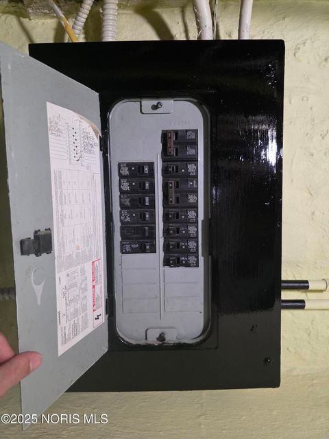 Tiny photo for 545 Milton Street, Toledo, OH 43605 (MLS # 10002358)