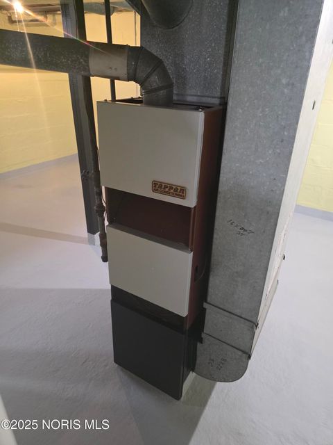 Tiny photo for 545 Milton Street, Toledo, OH 43605 (MLS # 10002358)