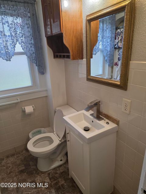 Tiny photo for 545 Milton Street, Toledo, OH 43605 (MLS # 10002358)