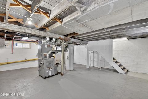 Tiny photo for 2432 Rochester Place, Northwood, OH 43619 (MLS # 10003226)