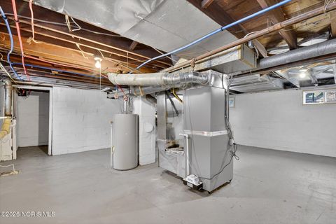 Tiny photo for 2432 Rochester Place, Northwood, OH 43619 (MLS # 10003226)