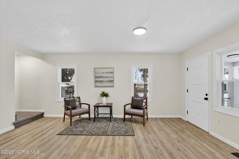 Tiny photo for 2432 Rochester Place, Northwood, OH 43619 (MLS # 10003226)