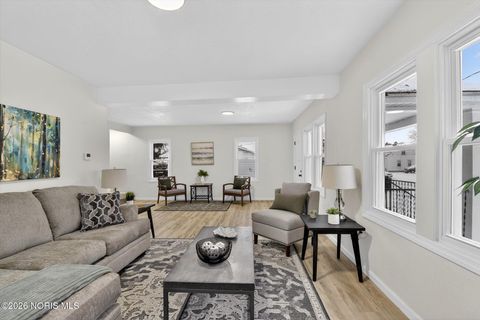 Tiny photo for 2432 Rochester Place, Northwood, OH 43619 (MLS # 10003226)