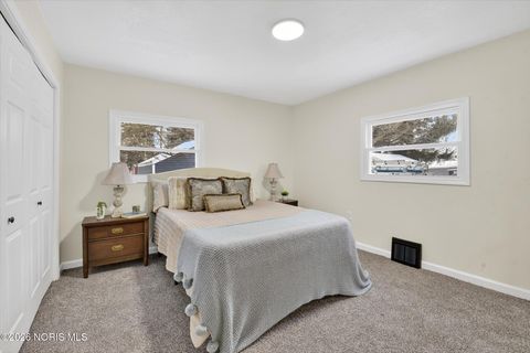 Tiny photo for 2432 Rochester Place, Northwood, OH 43619 (MLS # 10003226)