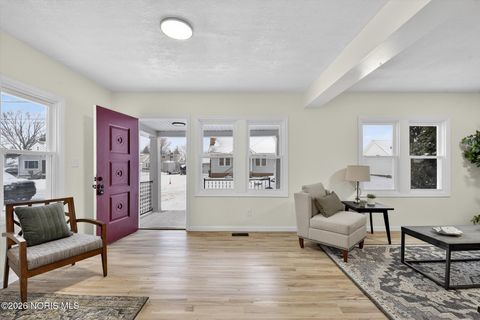 Tiny photo for 2432 Rochester Place, Northwood, OH 43619 (MLS # 10003226)