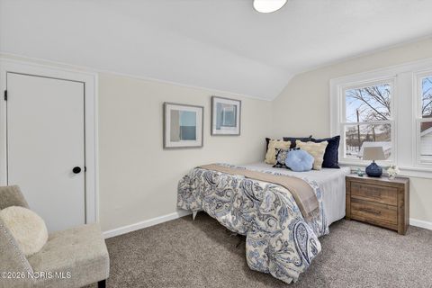 Tiny photo for 2432 Rochester Place, Northwood, OH 43619 (MLS # 10003226)