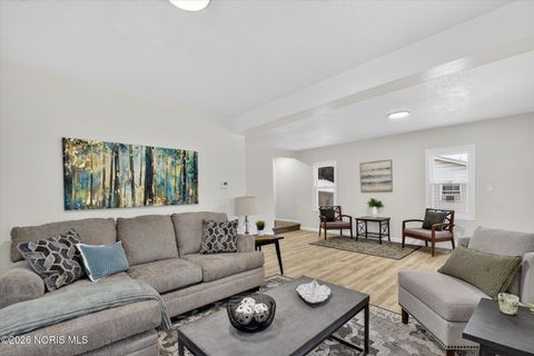 Tiny photo for 2432 Rochester Place, Northwood, OH 43619 (MLS # 10003226)